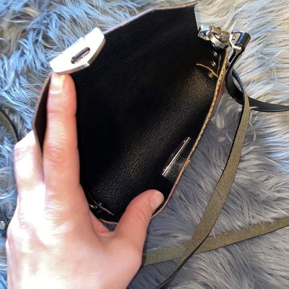 Jonwye battle puffin small clutch - Picture 8 of 8